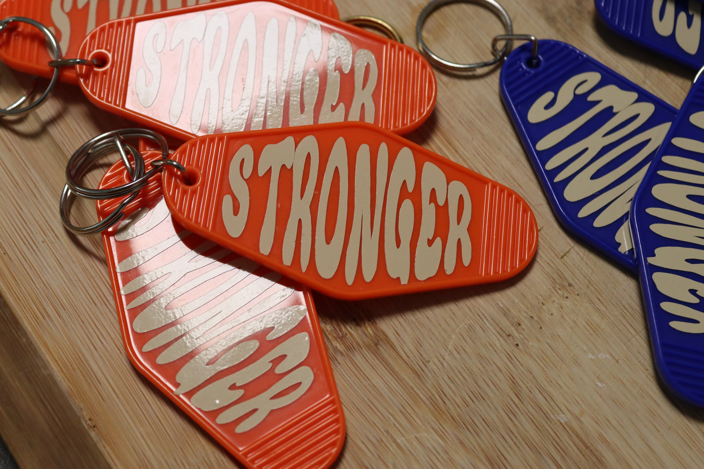 Stronger - Motel Schlüsselanhänger