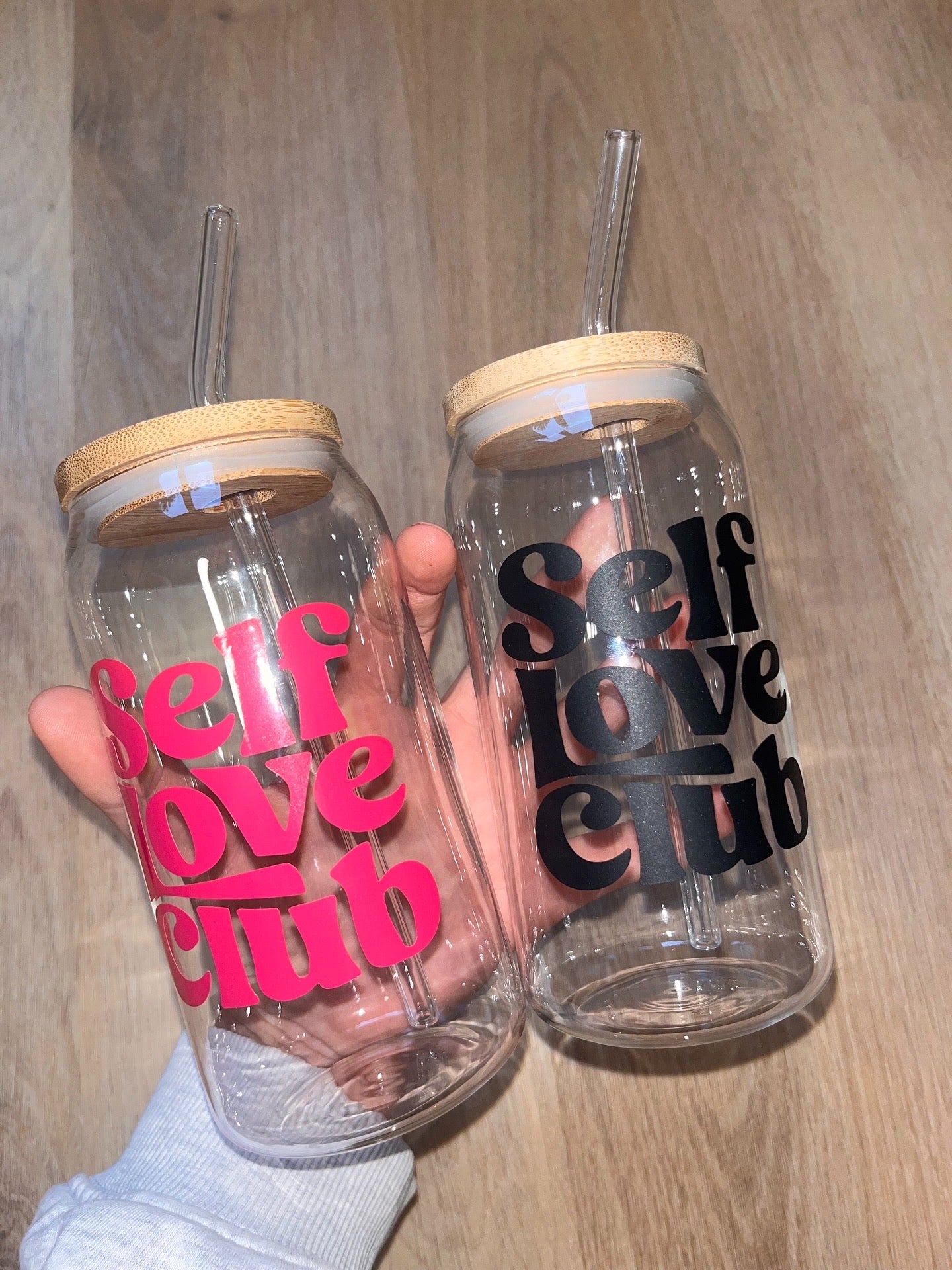 Selflove Club Trinkglas mit Bambusdeckel & Glasstrohhalm