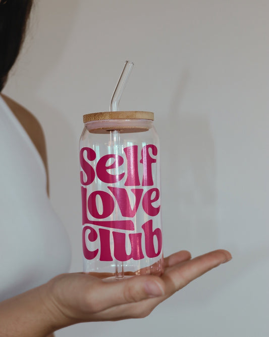 Selflove Club Trinkglas mit Bambusdeckel & Glasstrohhalm