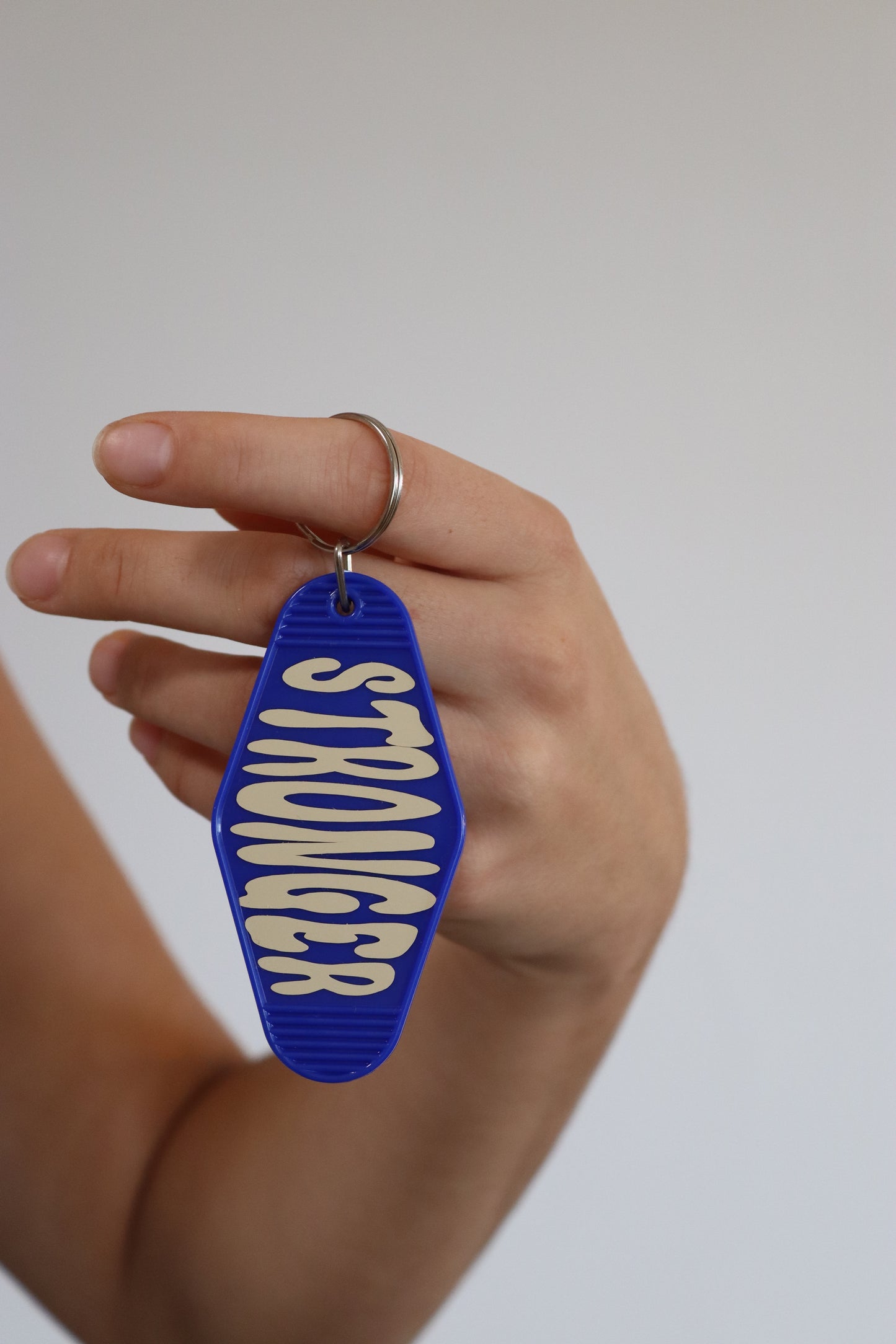 Stronger - Motel Schlüsselanhänger