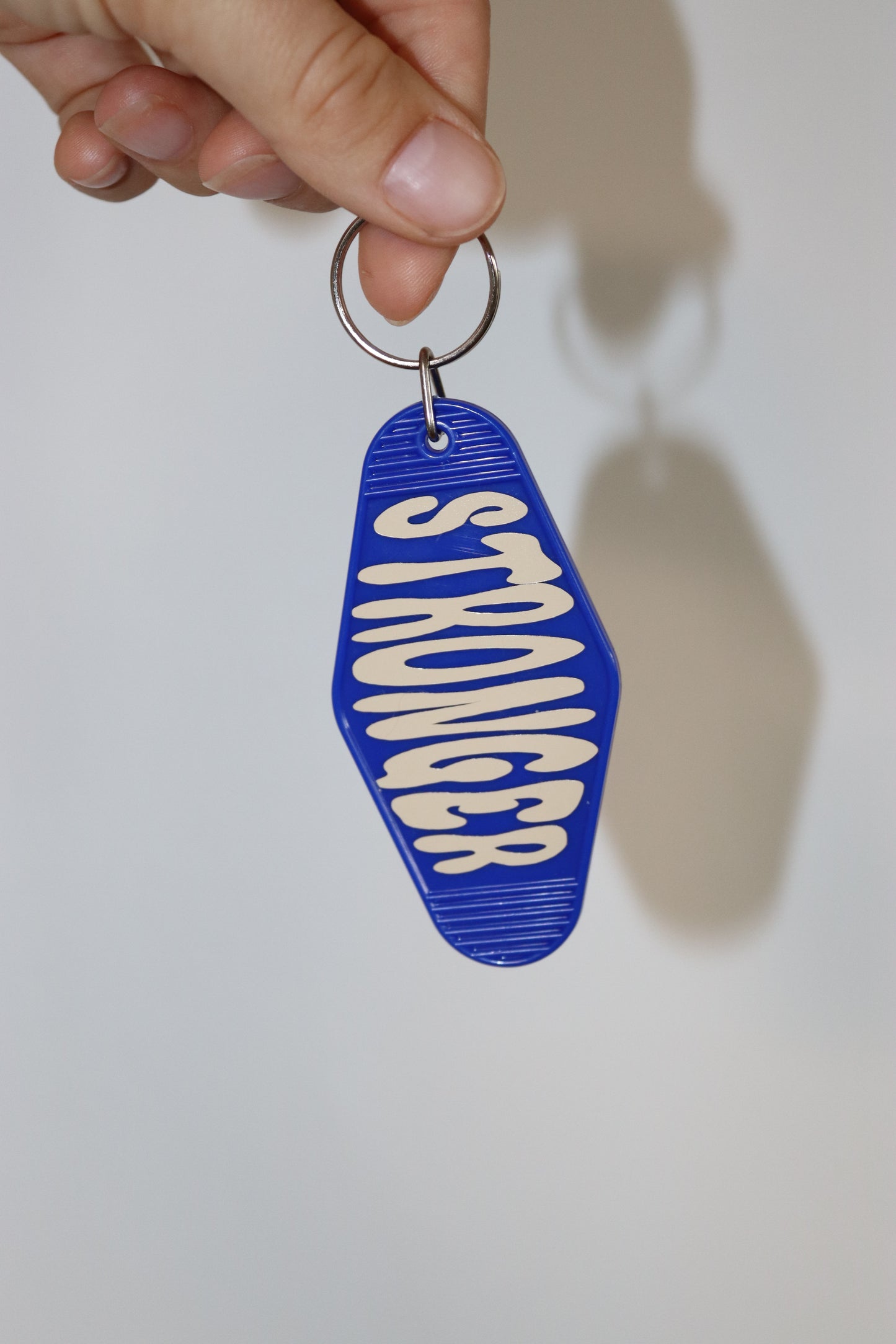 Stronger - Motel Schlüsselanhänger